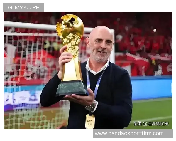 上海海港主帅穆斯卡特荣膺中超九十月最佳教练称号