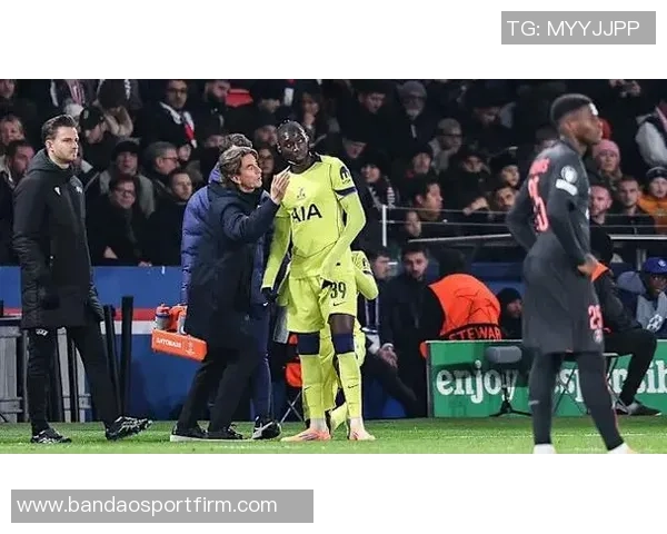 弗兰克谈对阵埃弗顿战术喜欢大力界外球穆阿尼接近首发阵容